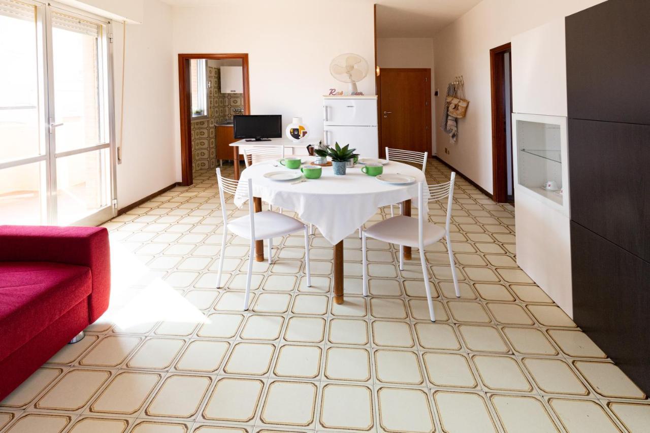 Residence Rainbow Белларія-Іджеа-Марина Екстер'єр фото